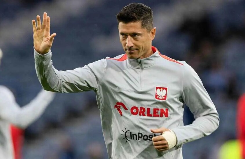 Lewandowski injured? Barca fans worried after star was subbed off. (VIDEO)